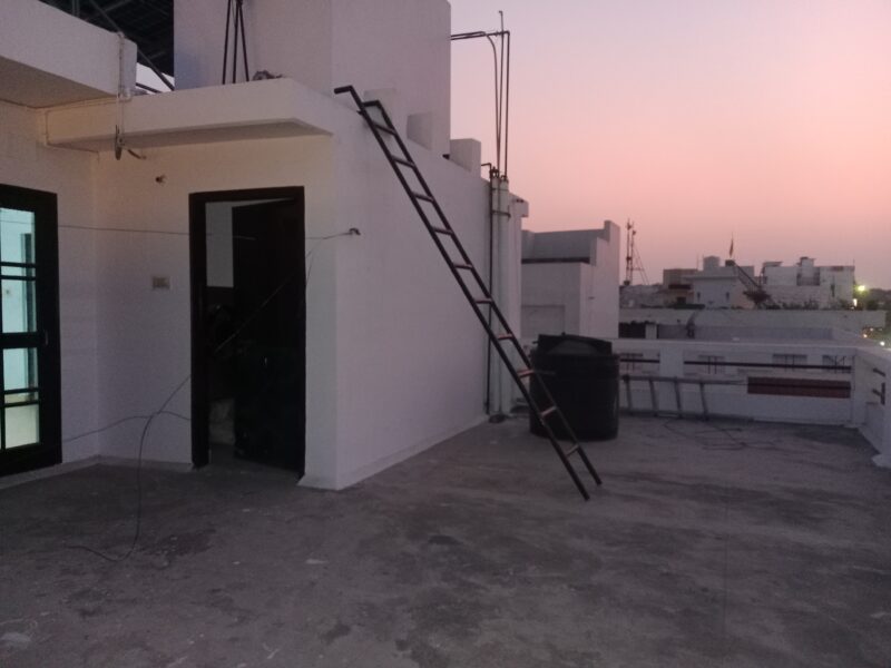 Affordable 2 Room set in prime location