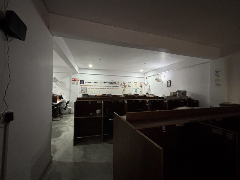 Office space available in gomtinagar