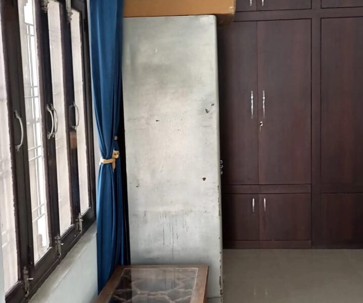 One room available in jankip