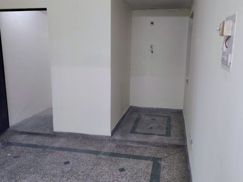 2 Rooms set available in mahanagar