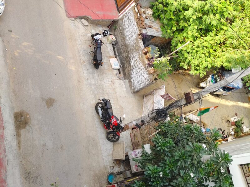 2 BHK Available in Gomtinagar extension