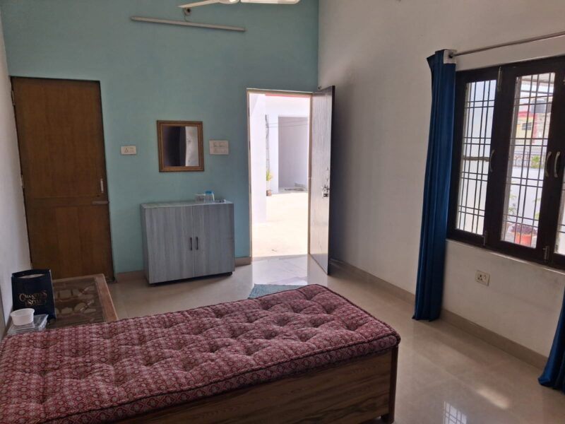 One room available in jankip