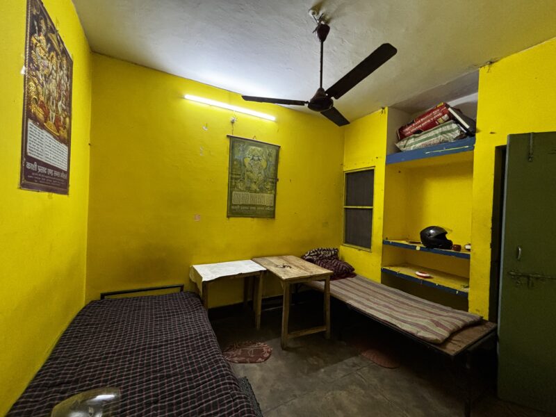 Single room with mess - Independent hostel