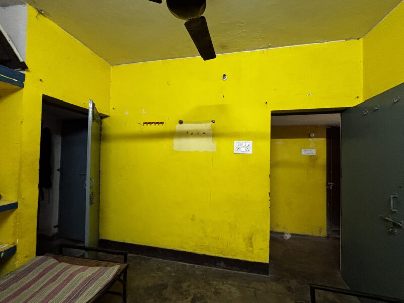 Single room with mess - Independent hostel