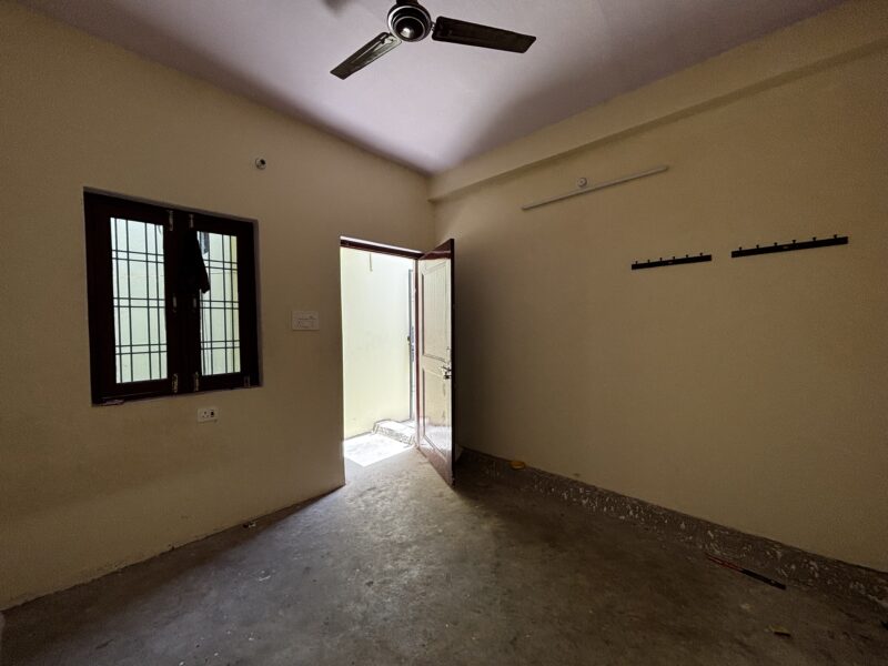 Room available for boys student