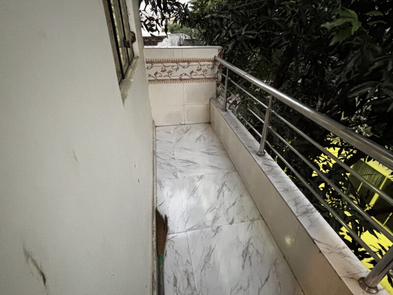 Room set available fully Independent