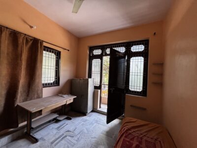 One room available in Indira nagar