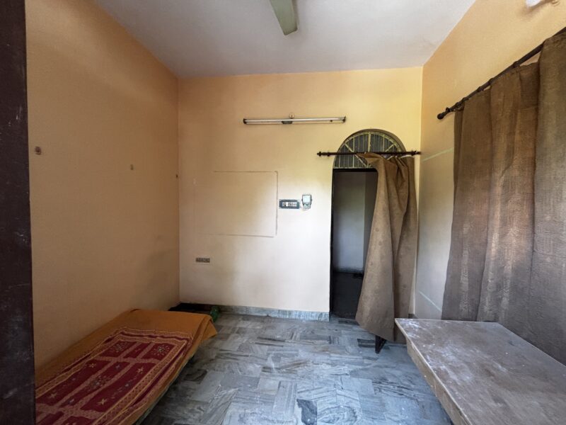 One room available in Indira nagar