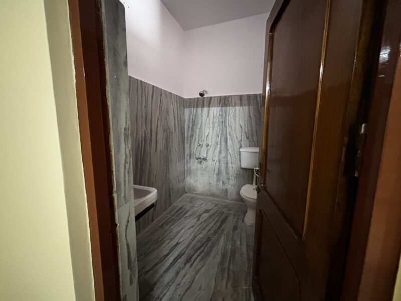 3 Room Set | Main Road | Near Metro