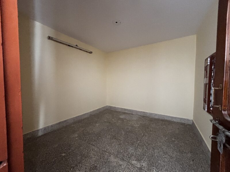 3 Room Set | Main Road | Near Metro