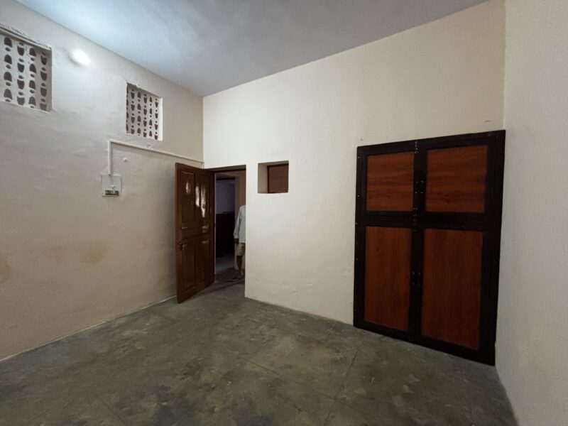 3 Room Set Available Independent portion