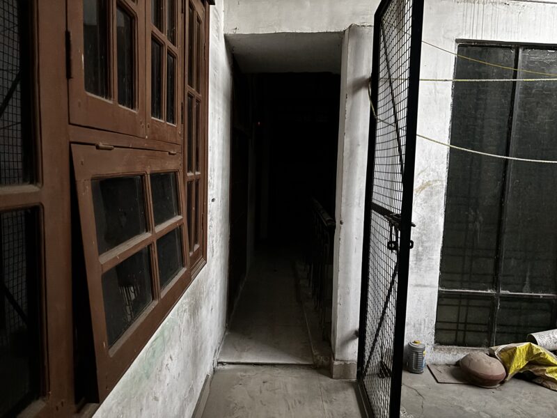 3 Room Set On Rent (Main Road Location)