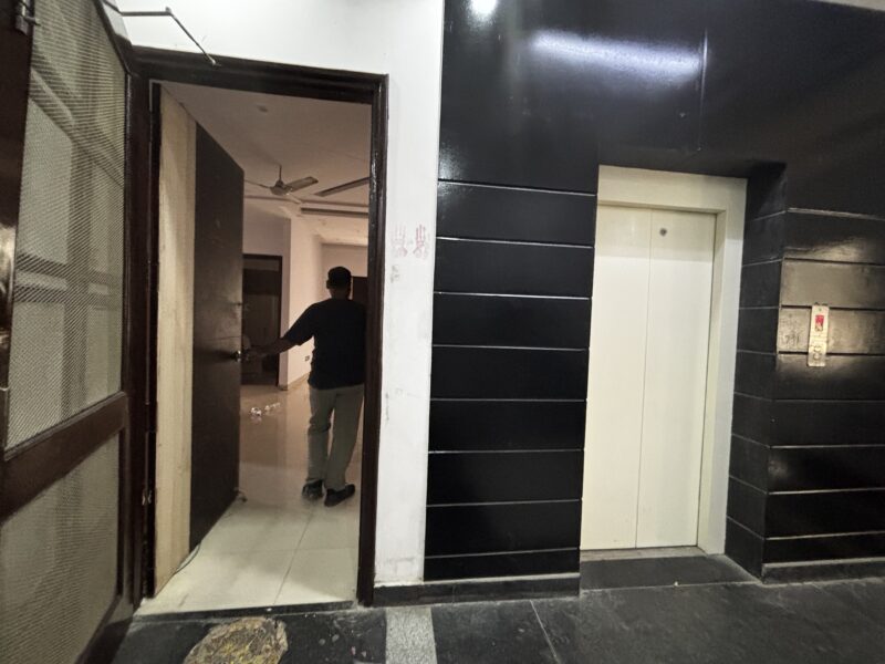 Premium 2BHK Flat Available – Prime Location