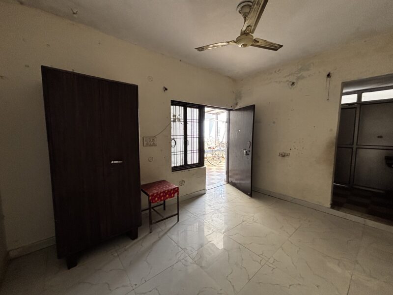 Room set available for bachelor