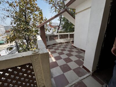 Room set available for bachelor