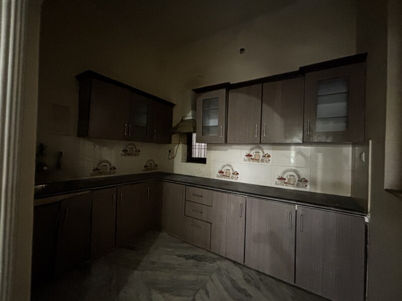 3BHK Flat Available in Gomtinagar