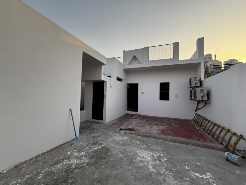 1 Big Room set portion Available in Gomtinagar