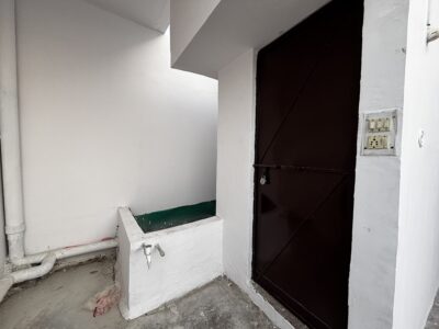 1 Big Room set portion Available in Gomtinagar