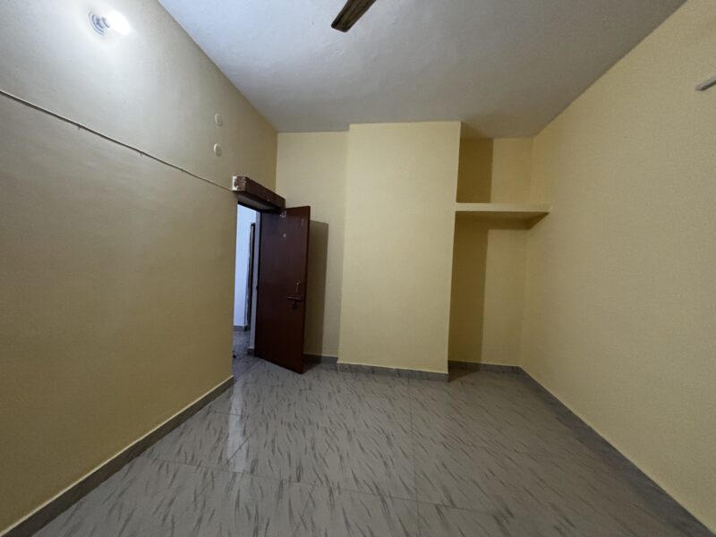 Independent 2 Room Set Available for Rent