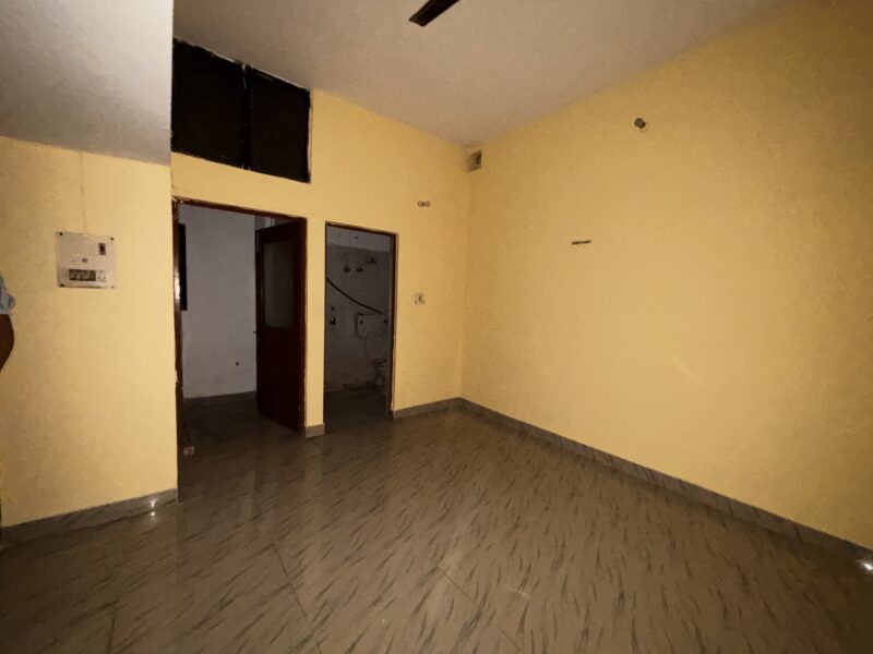 Independent 2 Room Set Available for Rent