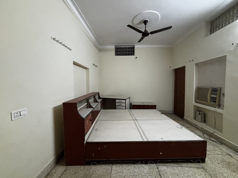 Fully Furnished 2 BHK Independent Portion in Vishwas Khand Gomtinagar