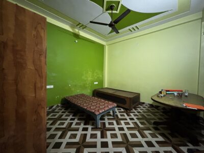 Park Facing 2 Room Set Available in Gomtinagar