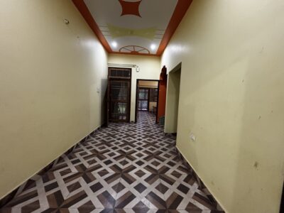 Park Facing 2 Room Set Available in Gomtinagar