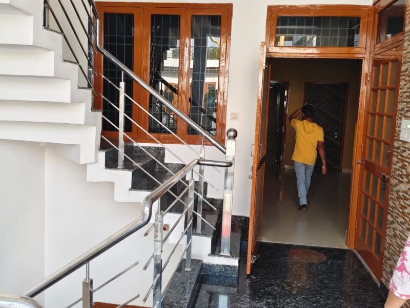 2 BHK Available in Gomtinagar extension