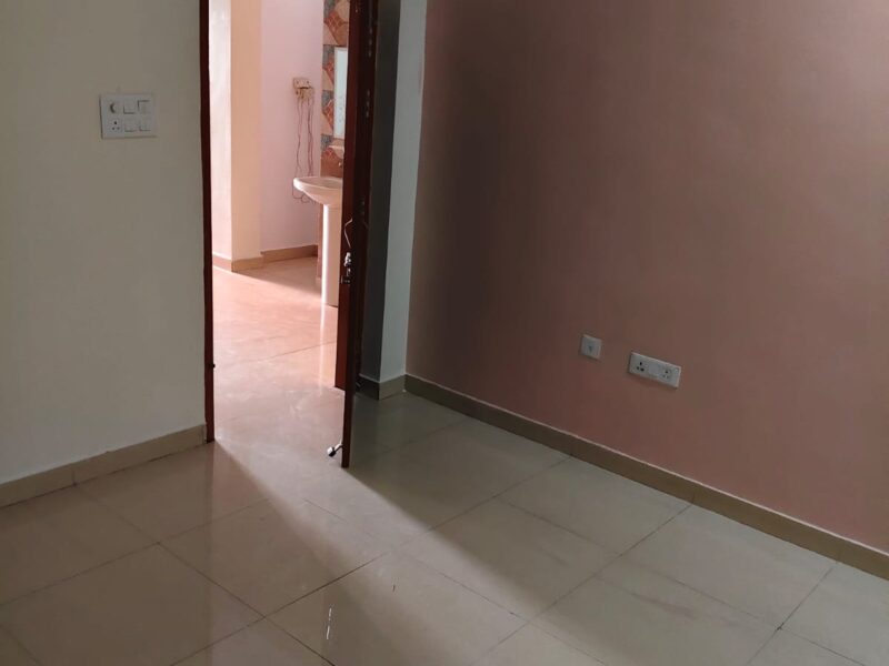 2 BHK Available in Gomtinagar extension