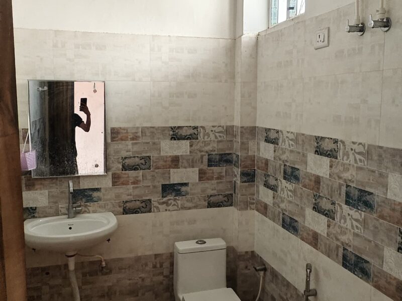 Two room set available in khurram nagar