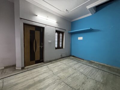 2BHK Available in Vikas Nagar