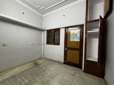 2BHK Available in Vikas Nagar
