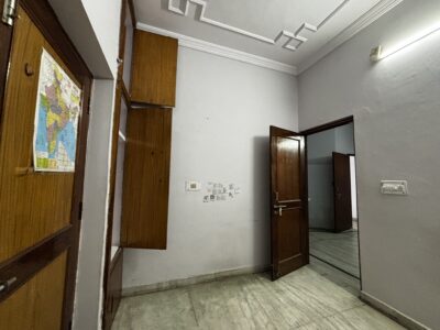 2BHK Available in Vikas Nagar