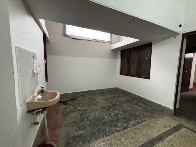Spacious 3 Room Set Available