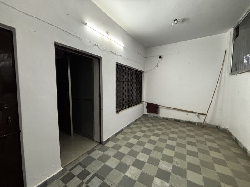 Family Portion Available in Vikas Nagar