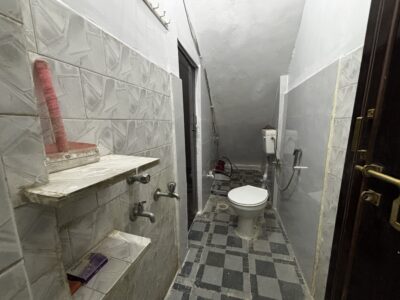 Family Portion Available in Vikas Nagar