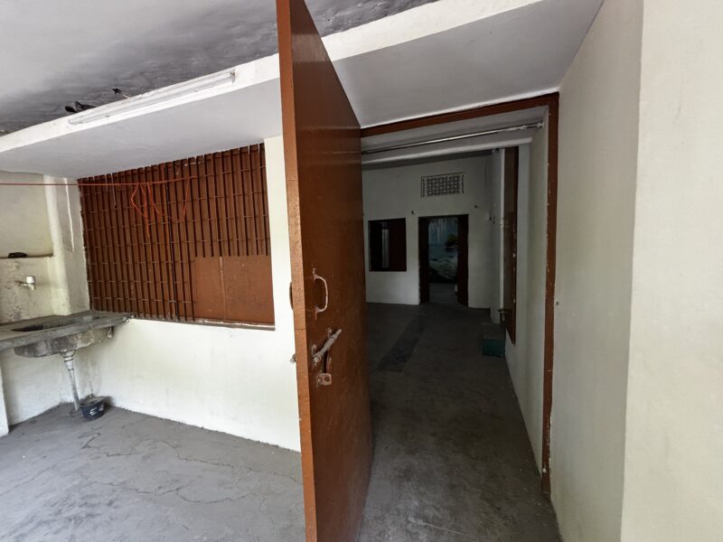 Room set Available