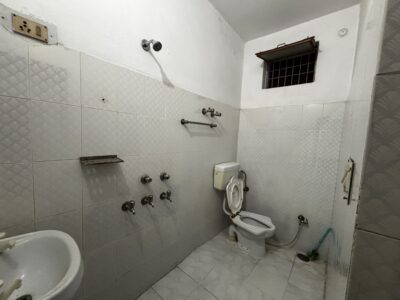 Room for Rent (Male employee)