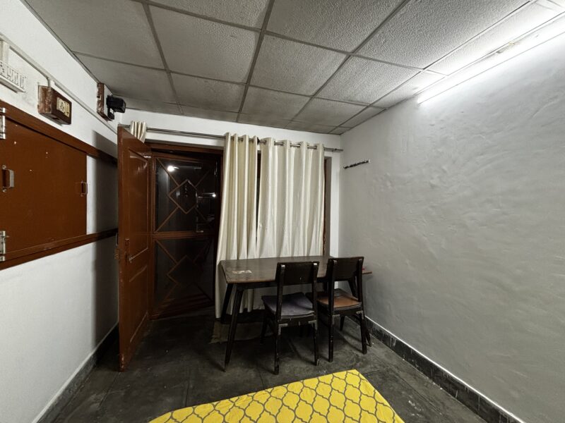 Room for Rent (Male employee)