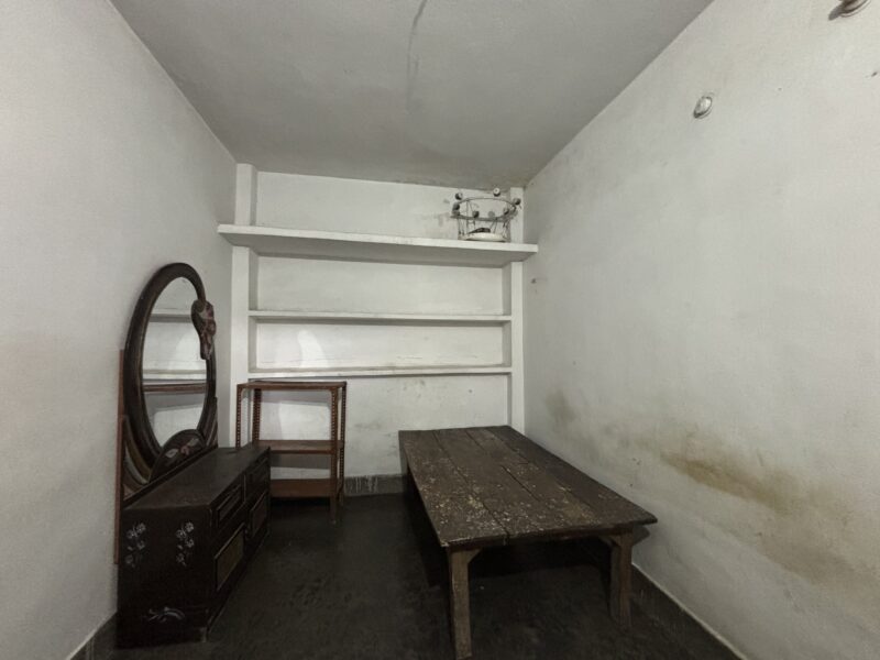 One room set available for any person