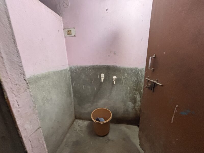 One room set available for any person