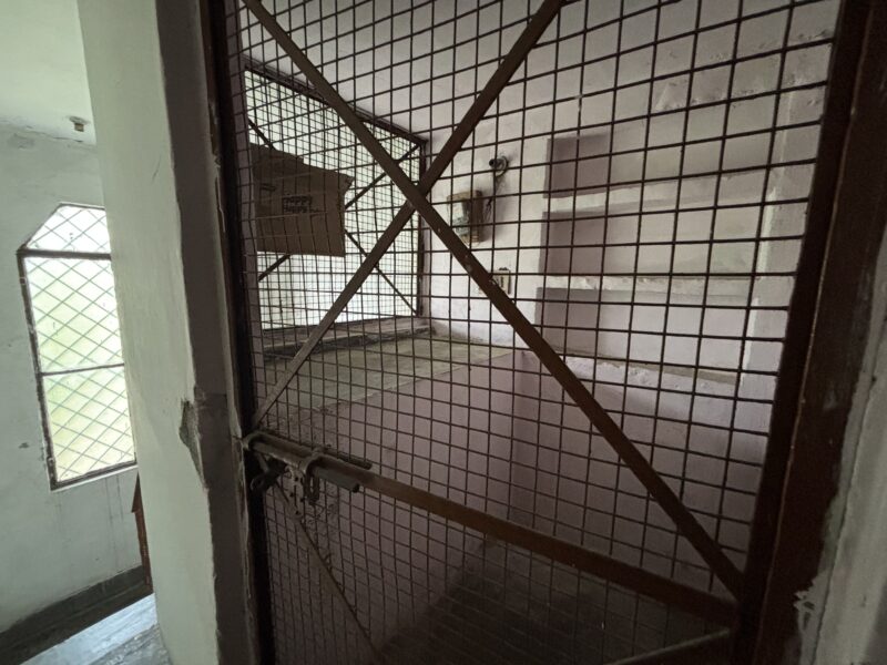One room set available for any person