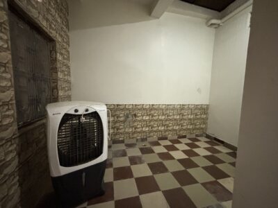 One room set girls pg available