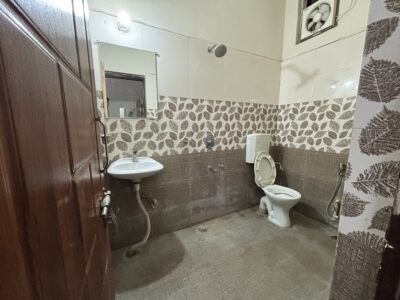 One room set girls pg available