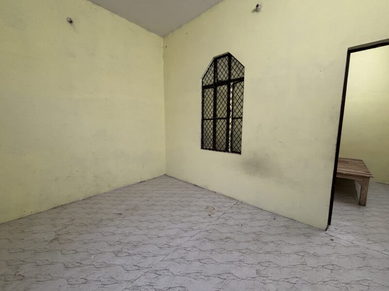 Two rooms available with bathrooms and kitchen