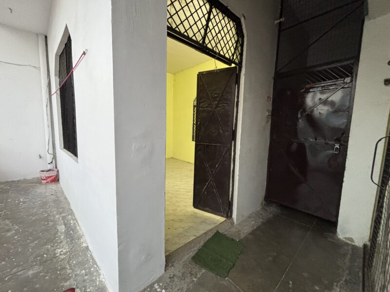 Two rooms available with bathrooms and kitchen