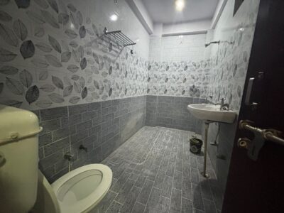 Spacious 1 BHK house with Separate Kitchen