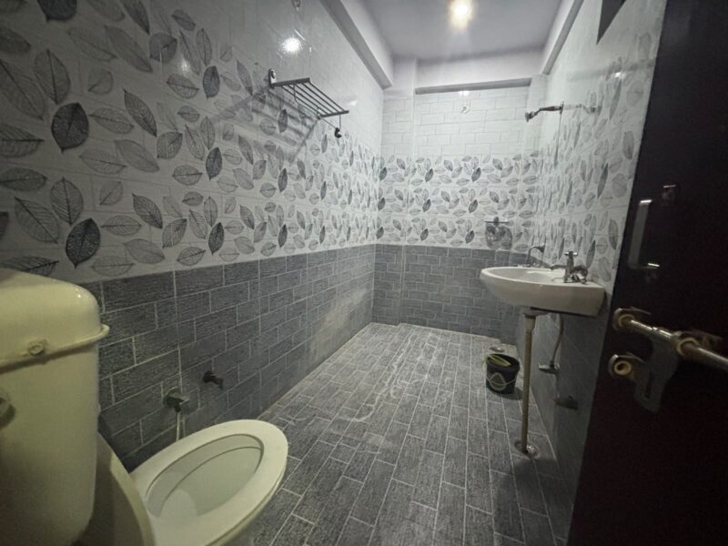 Spacious 1 BHK house with Separate Kitchen