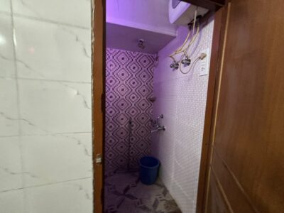 Well maintained one rooms with bathroom |for rent