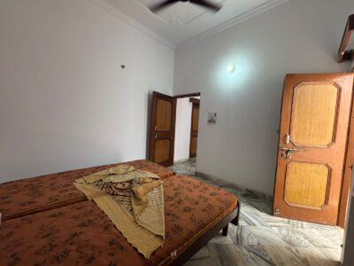 Two room set available in Vikas Nagar